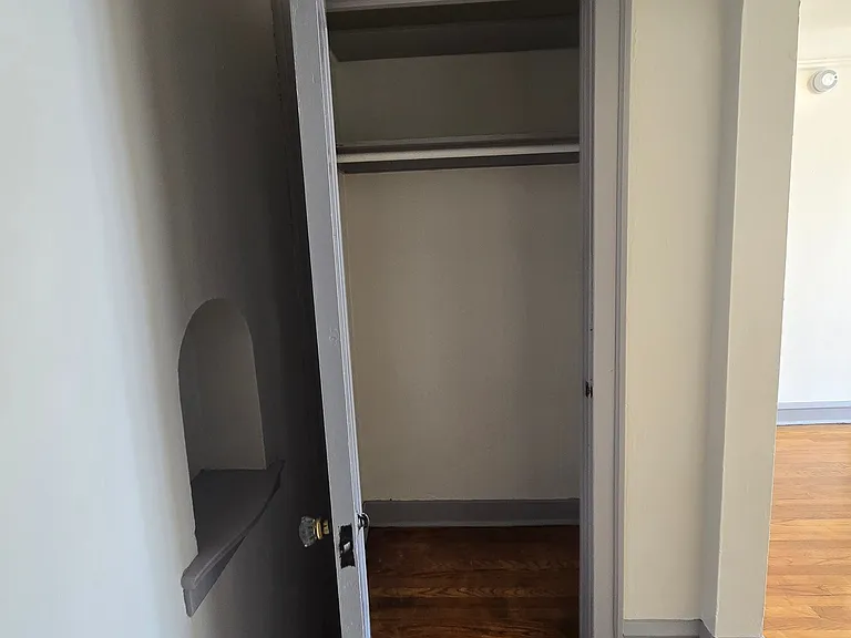 836 N Massasoit Ave #2B — Photo 9