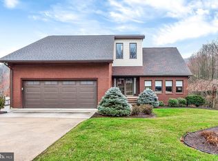 1925 Vicki Dr, York, PA 17403