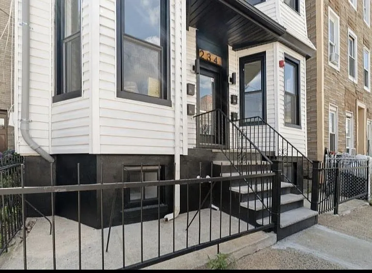 234 Webster Ave #1R — Photo 13