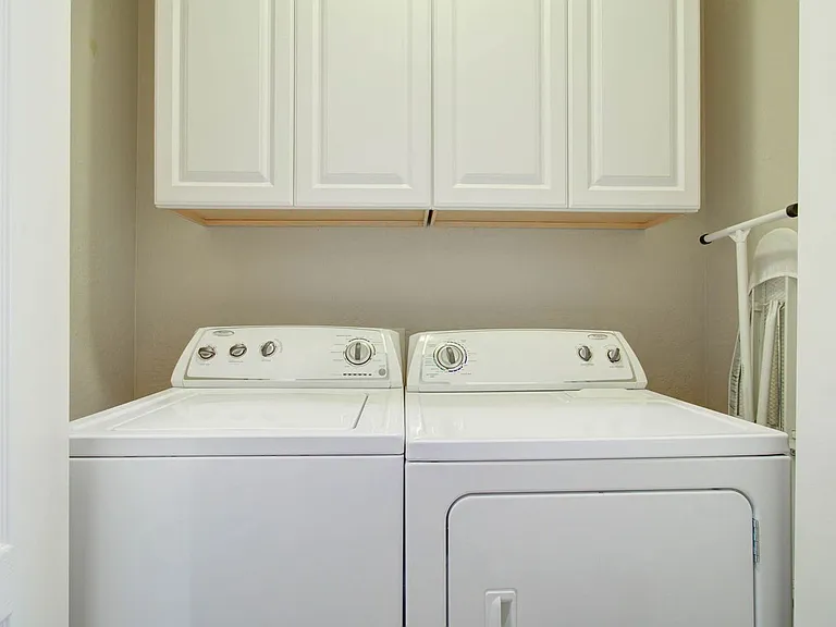 1833 W Periwinkle Way — Photo 39