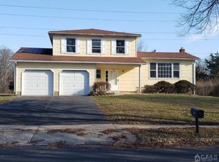 21 Summershade Cir, Piscataway, NJ 08854