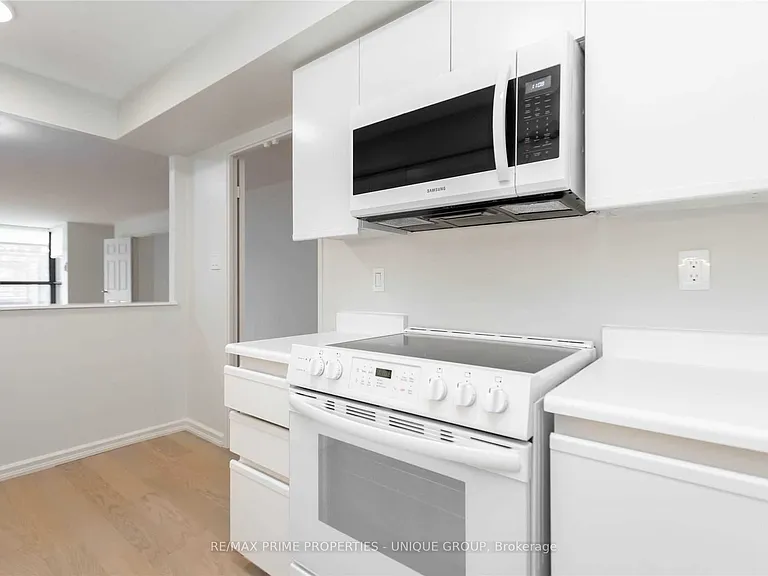 80 Front St E #715 — Photo 6