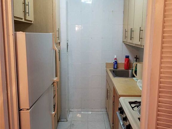 4th image of 3960 54th St APT 5O