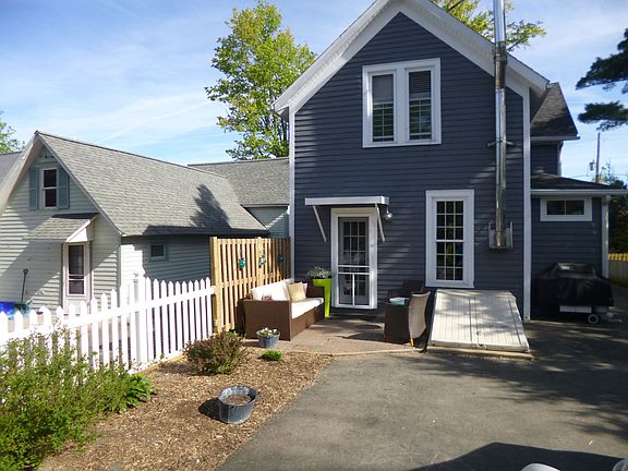 2nd image of 65 School St