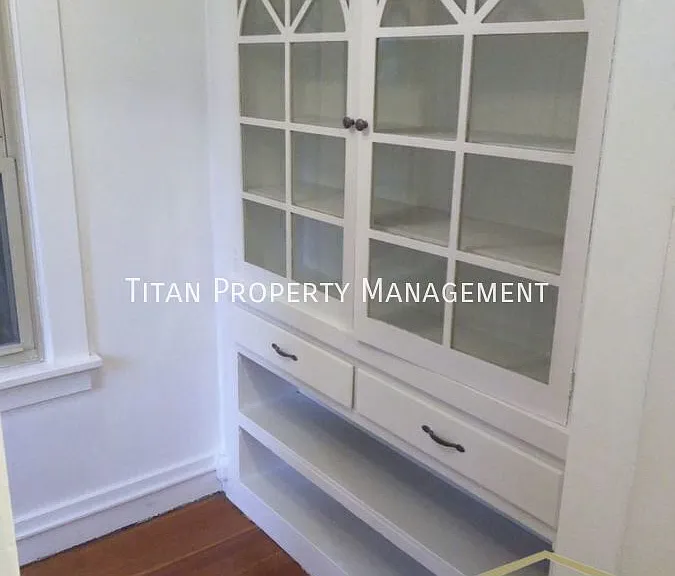 714 27th St #2 — Photo 3