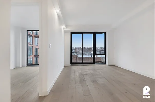 Rented by REZI | media 19