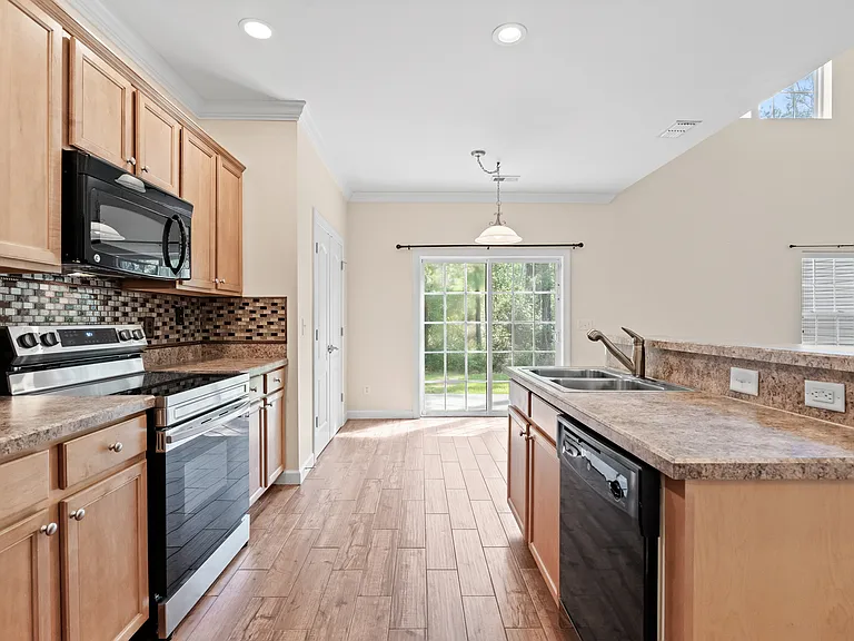 1020 Fairway Ln — Photo 16