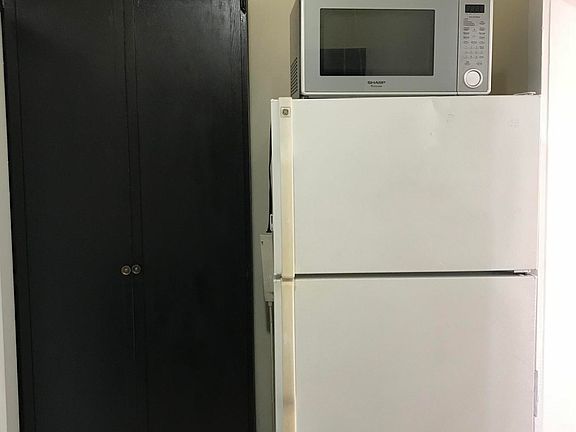 5th image of 2330 Park St