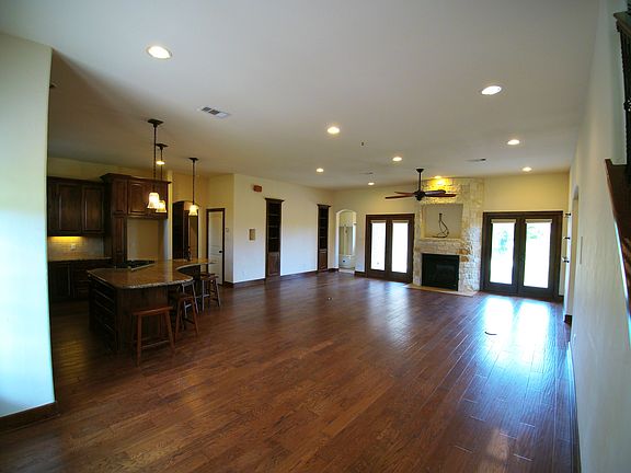 4th image of 4821 Williams Creek Dr