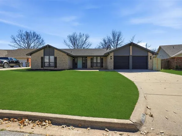 3105 NE Kingsbriar Cir, Lawton, OK 73507