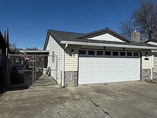 3rd image of 3182 Island Dr