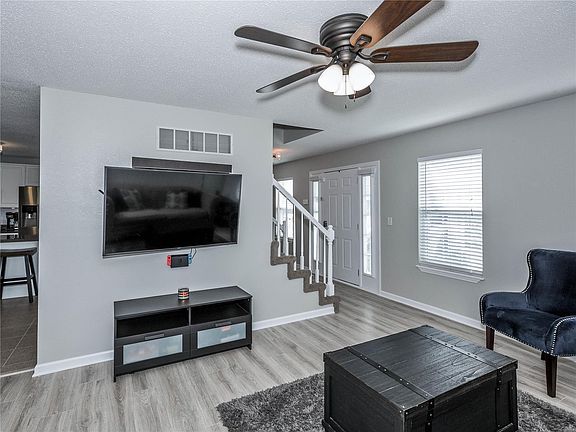 2nd image of 2704 Fieldstone Dr