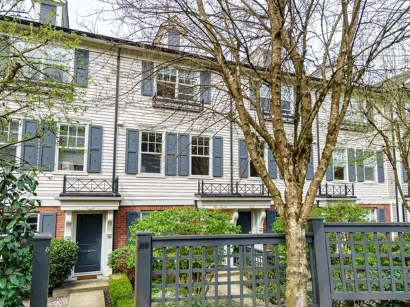 101 Fraser St #64, Pt Moody, BC V3H 0C6
