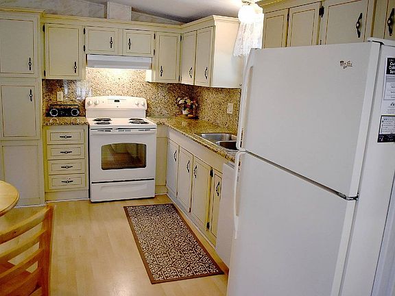 4th image of 28400 Helena Run Dr #23