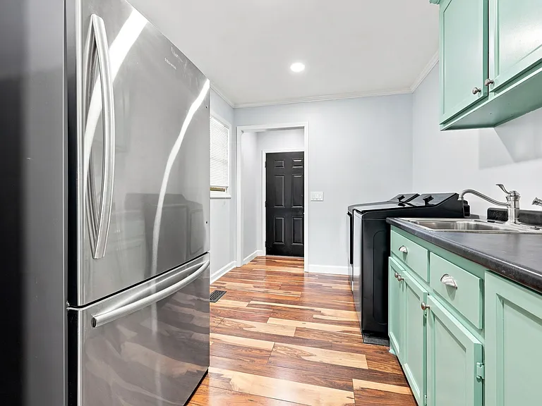 253 Lakeview Dr — Photo 38