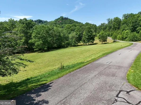 31 Meadow Brooke Ln, Young Harris, GA 30582