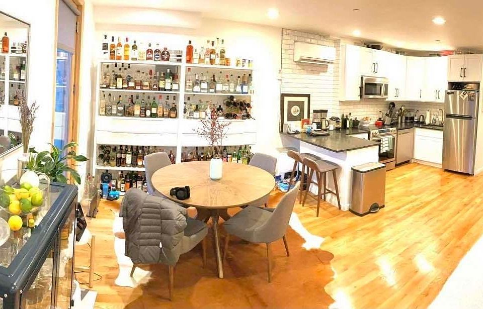 1st image of 130 Metropolitan Ave #3