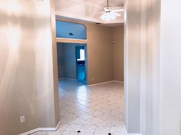 3rd image of 2713 Thunderbird Ave