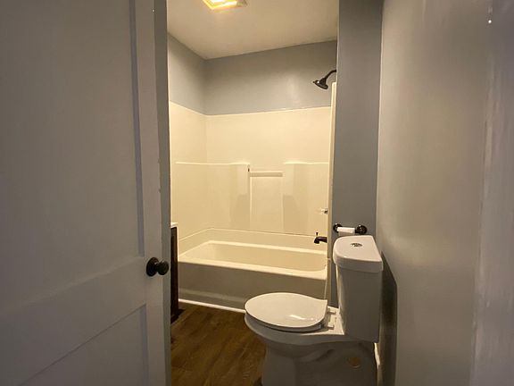 2nd image of 1086 E Elmwood Dr