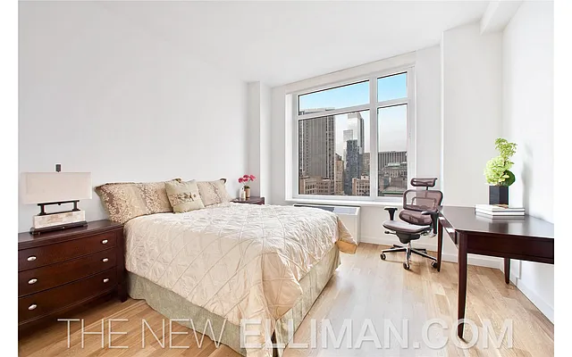 Sold by Douglas Elliman | media 15