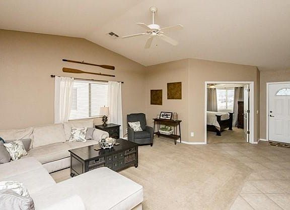 3rd image of 3055 Shoshone Dr
