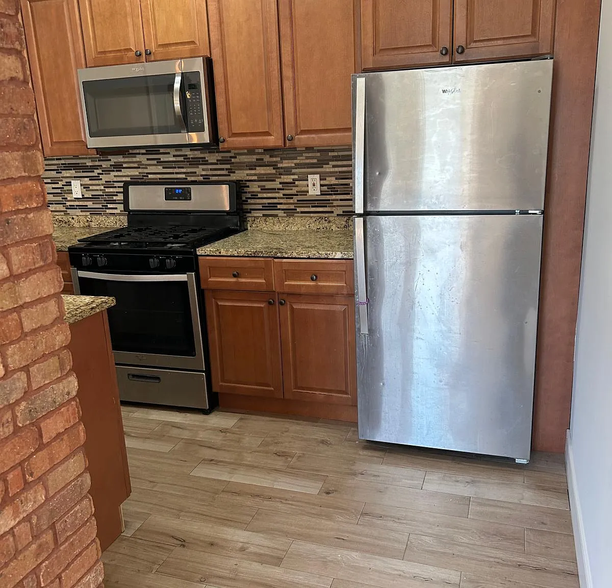 2 bed, 700 sqft, $2,200 — Photo 2