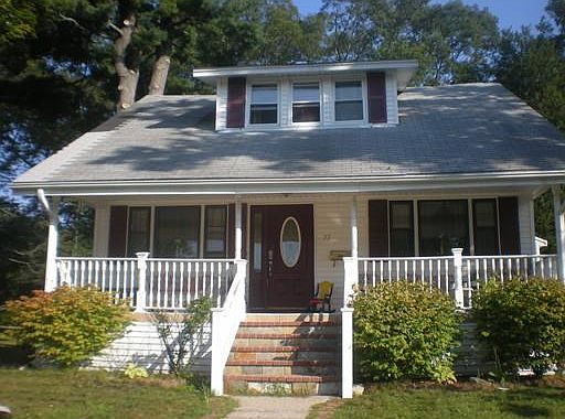2nd image of 77 Burkeside Ave