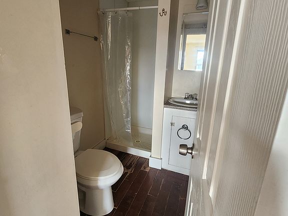 3rd image of 520 Hancock St APT 16