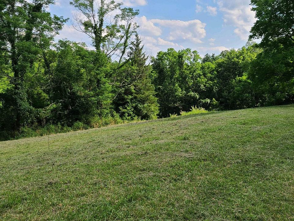 2nd image of 8 Short St Tract 2