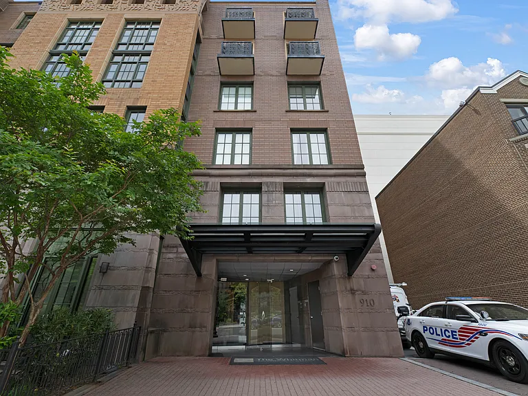 910 M St NW #312 — Photo 1