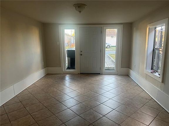 2nd image of 9568 Palm St