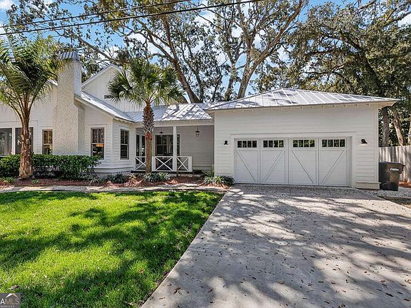 3rd image of 1925 Frederica Rd