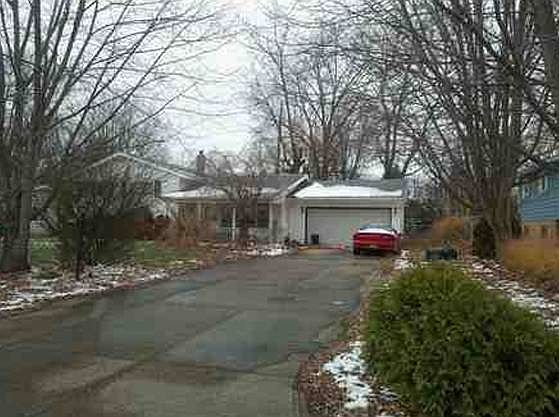 2nd image of 6210 Meadowbrook Dr