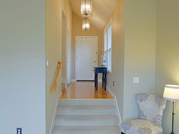 2nd image of 190 Rosemarie Ct