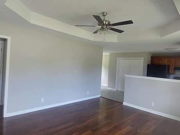 4th image of 433 Woodale Dr