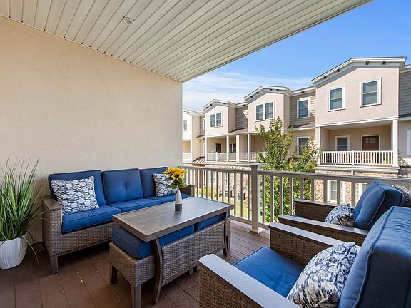 5th image of 8 Montalcino Way #87