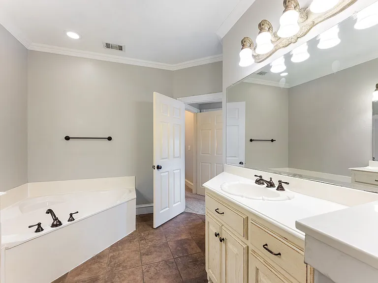 4110 McKinney Ave #2 — Photo 18