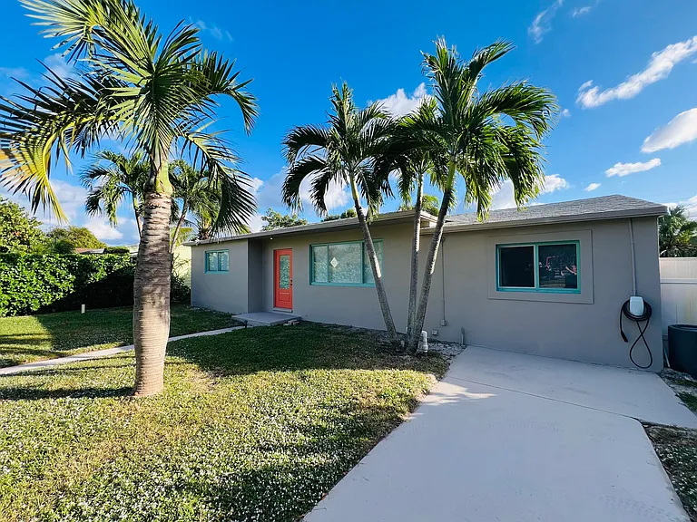340 Summa St — Photo 23