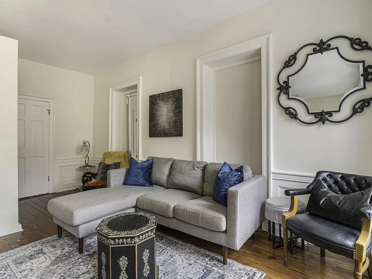 342 King St - C — Photo 4