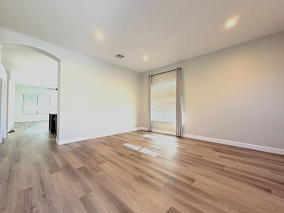 4th image of 637 W Citrus Way