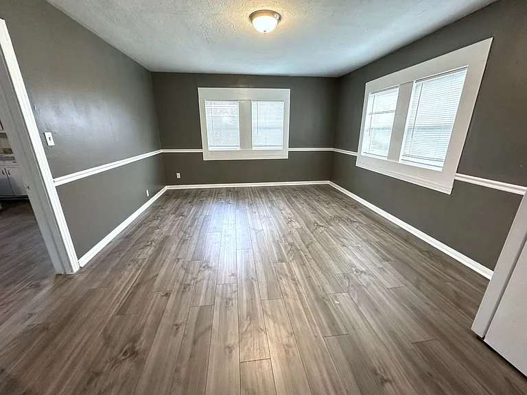995 Center Street — Photo 5