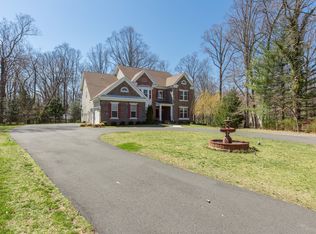 700 Walker Rd, Great Falls, VA 22066