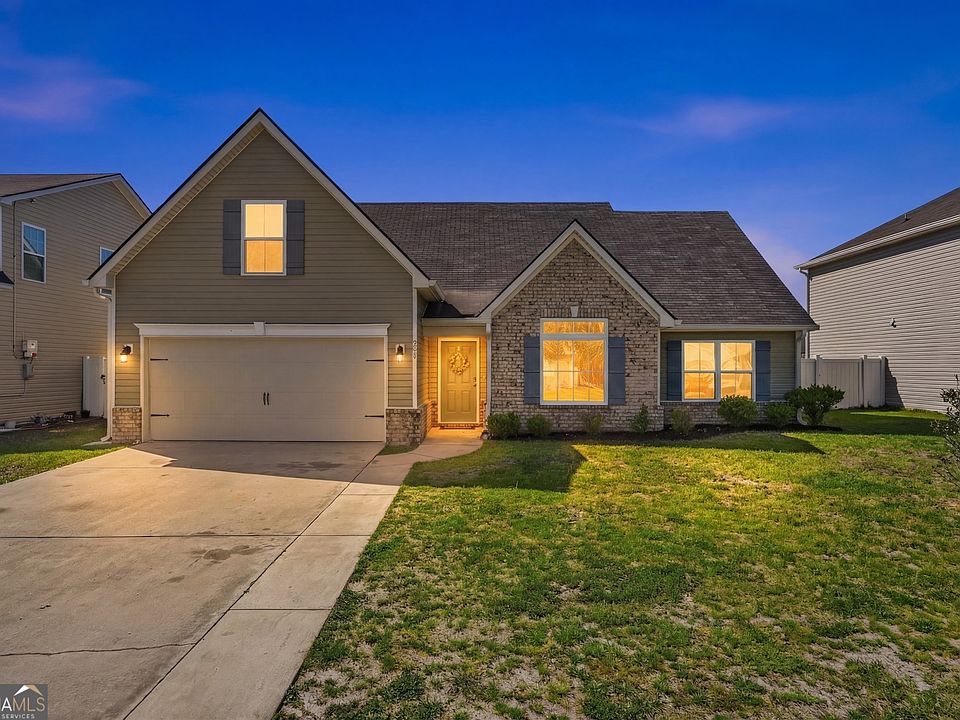 1st image of 321 Daniel Trent Way