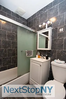 Rented by NextStopNY | media 52