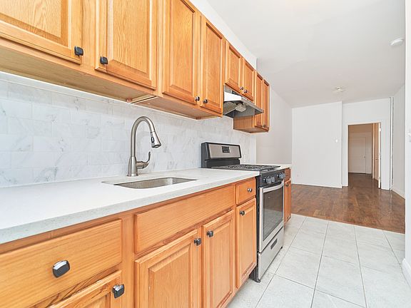 5th image of 138 Scholes St #1A