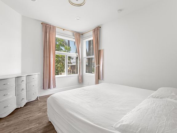5th image of 620 S Gramercy Pl APT 206