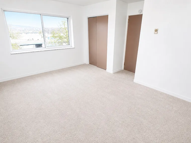 600 Orchard Ave — Photo 6