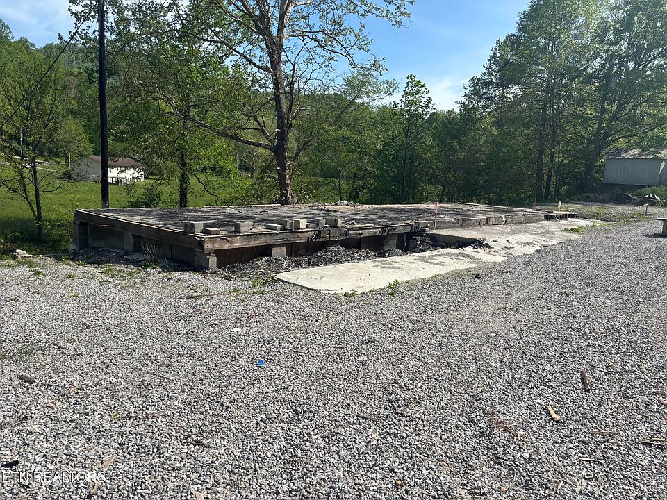 1st image of 1023 Stinking Creek Rd