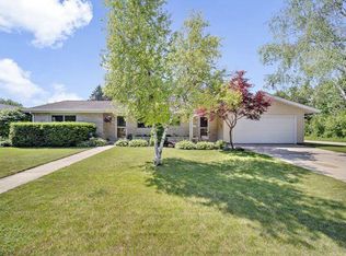 559 W Jefferson St, Port Washington, WI 53074