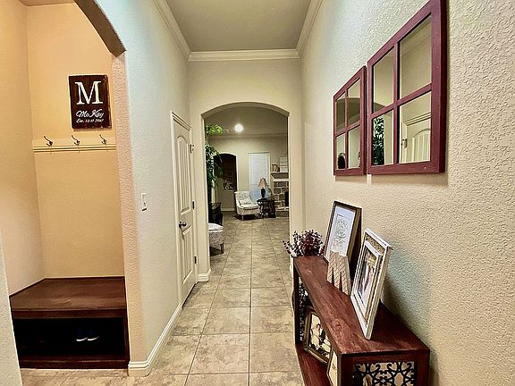 4th image of 106 Donna Cir